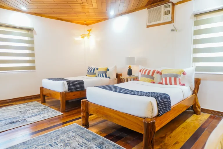 UNWND CALATAGAN small family room